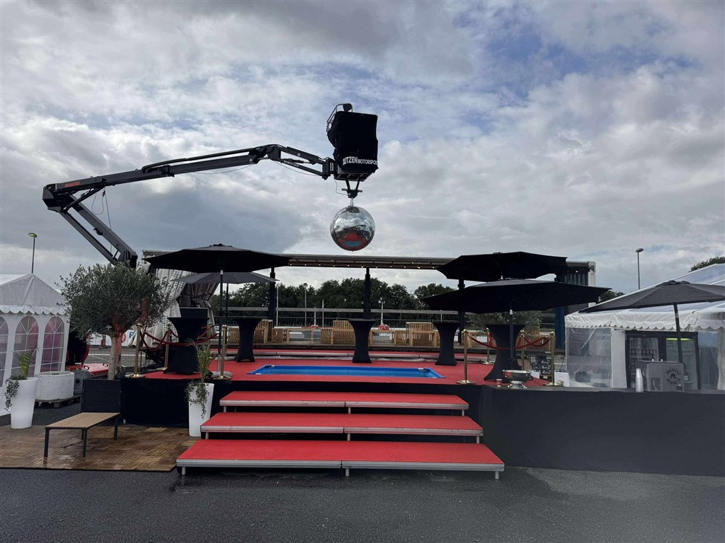 Nightrace på Padborg Park blev en publikumsfest – Martin Andersen i front af mesterskabet. 
(Foto: Outzen Motorsport)